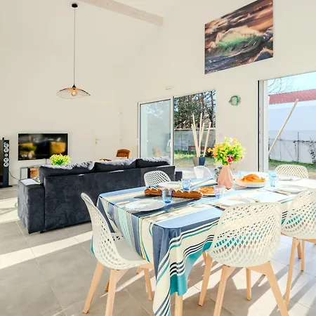 Domaine De Peyroutic By Interhome * Aureilhan (Landes)