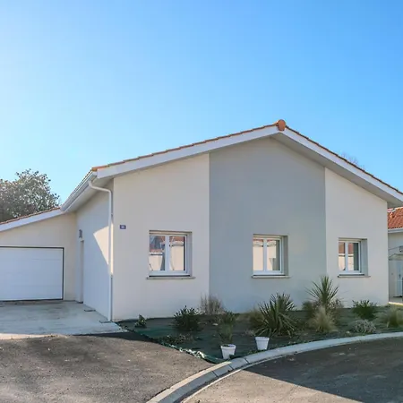 Holiday home Domaine De Peyroutic By Interhome